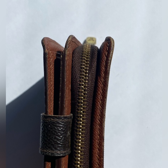 AUTHENTIC PRELOVED LOUIS VUITTON COMPACT MONOGRAM CANVAS WALLET  zipper brown - Picture 10 of 15